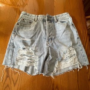 Pink Lilly NWOT Perfect Love high rise light jean shorts